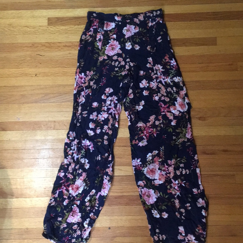 Flowy high waisted floral pants